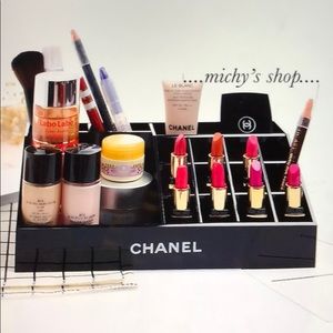 Chanel Authentic VIP GIFT cosmetic organizer